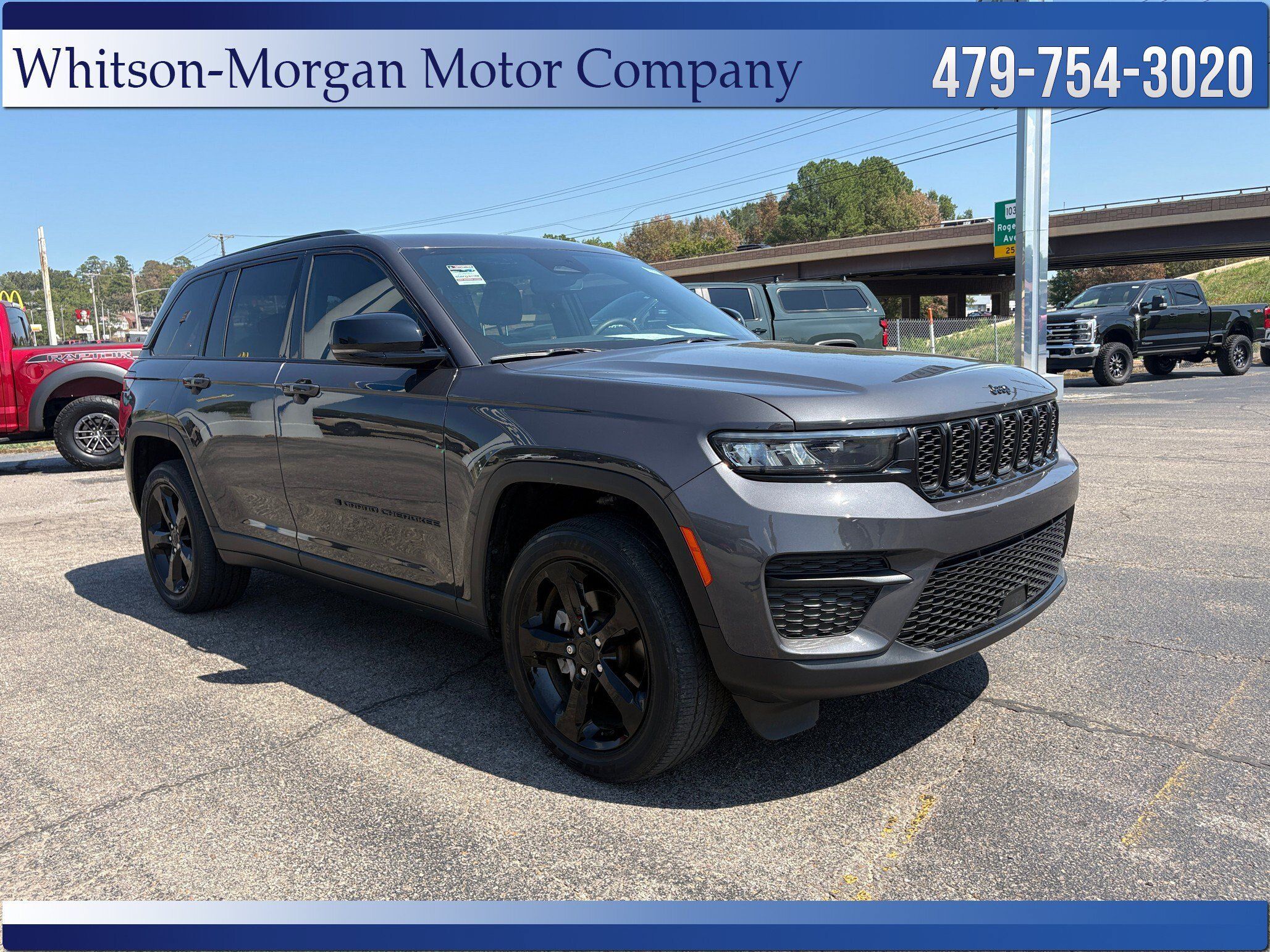 Used 2023 Jeep Grand Cherokee Altitude AWD/4WD image 3