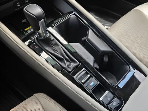 Used 2024 Honda Accord Touring image 19