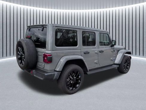 Certified 2022 Jeep Wrangler Unlimited Sahara w/ Cold Weather Group AWD/4WD image 9