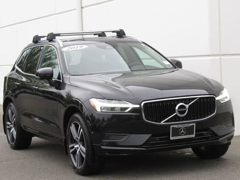 Used 2019 Volvo XC60 T5 Momentum w/ Premium Package AWD/4WD image 2