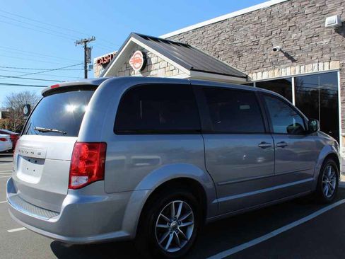 Used 2015 Dodge Grand Caravan SE image 5