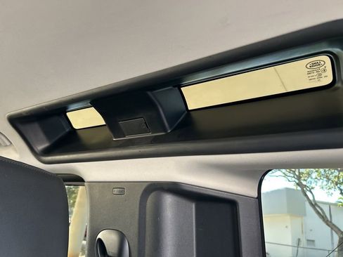 Used 2020 Land Rover Defender 110 SE image 44