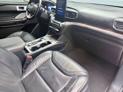 Used 2020 Ford Explorer Platinum w/ Premium Technology Package image 11
