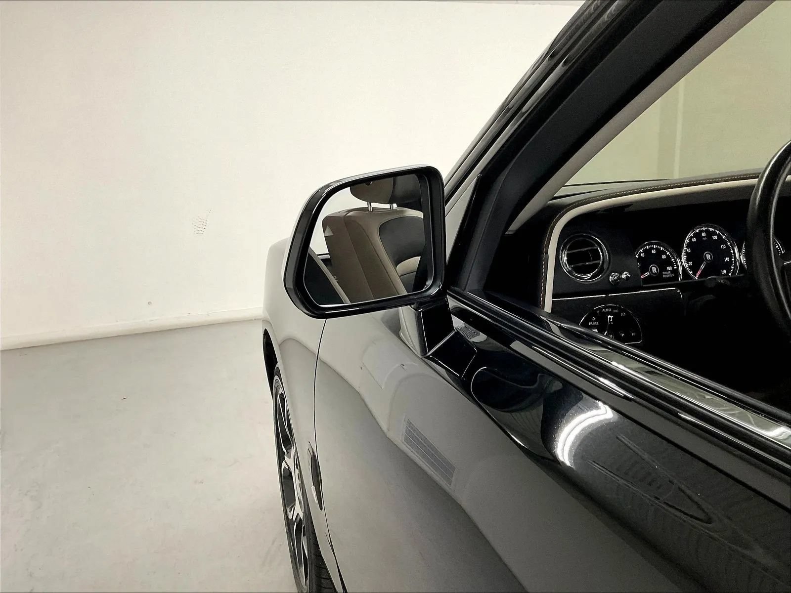 Used 2021 Rolls-Royce Cullinan Black Badge AWD/4WD image 35