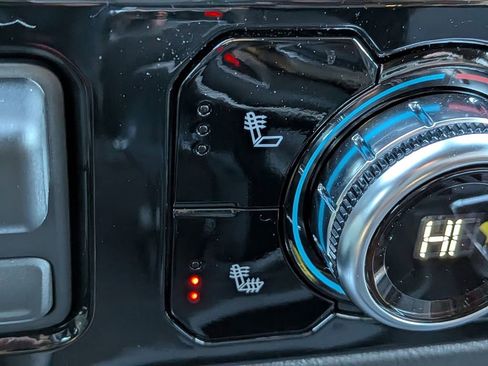 Used 2025 GMC Sierra 1500 Elevation w/ Preferred Package image 24