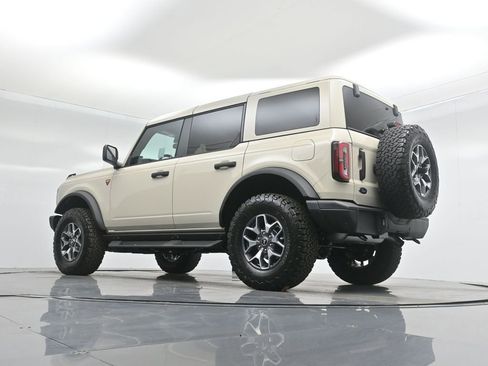 New 2025 Ford Bronco Badlands image 49