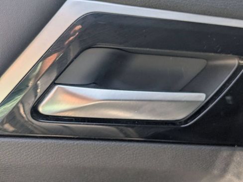 Used 2025 Mitsubishi Outlander SE FWD image 27