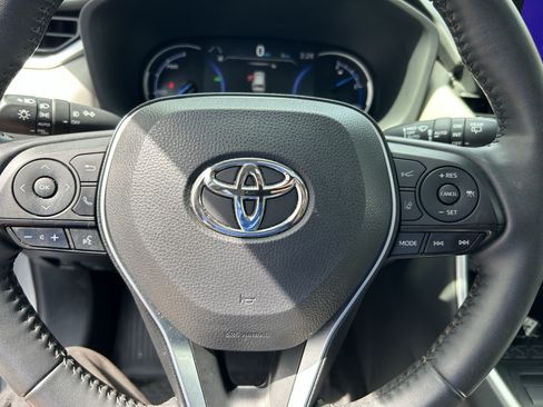 Certified 2023 Toyota RAV4 XLE Premium AWD/4WD image 23