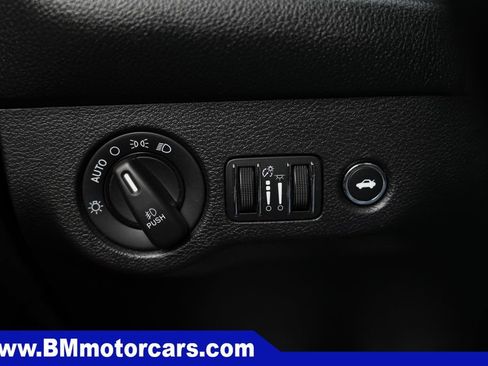 Used 2015 Dodge Challenger R/T Plus RWD image 41