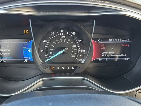 Used 2017 Ford Fusion SE w/ Equipment Group 201A image 16