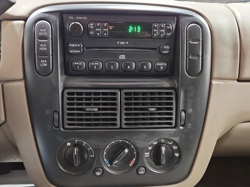 Used 2002 Ford Explorer XLT AWD/4WD image 17