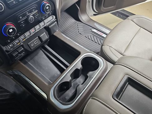 Certified 2022 Chevrolet Silverado 1500 LTZ w/ LTZ Premium Package AWD/4WD image 31