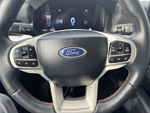 Used 2025 Ford Explorer Active image 7