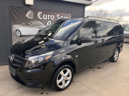 Used 2018 Mercedes-Benz Metris Passenger image 1