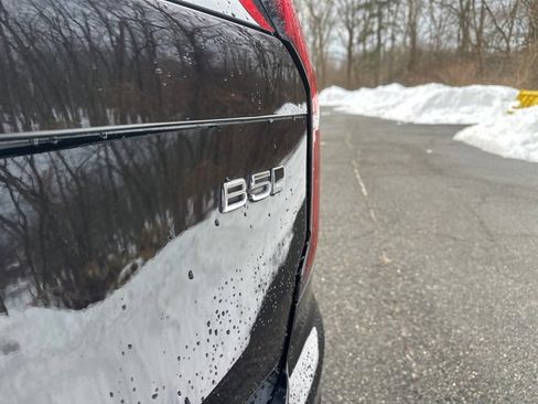 Certified 2025 Volvo XC90 B5 Plus image 40