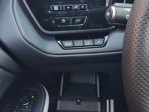 New 2026 Lexus TX 500h AWD image 17