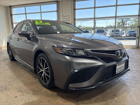 Used 2023 Toyota Camry SE w/ Protection Package (Q2) (TMS) FWD image 4