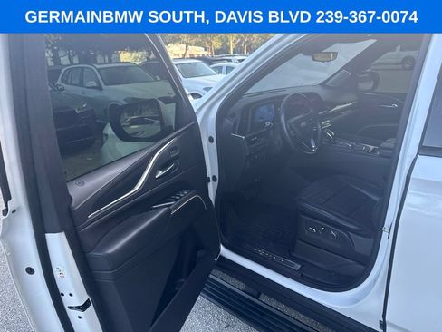 Used 2022 Cadillac Escalade Sport Platinum AWD/4WD image 10