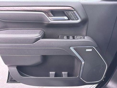 Used 2025 Chevrolet Silverado 1500 LTZ image 23