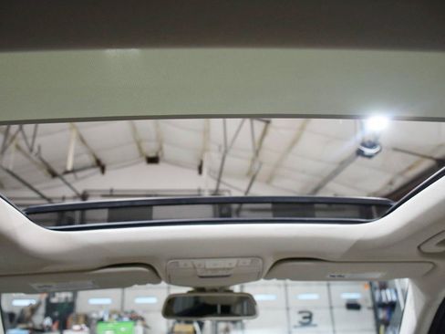 Used 2019 Mercedes-Benz GLC 300 4MATIC image 22