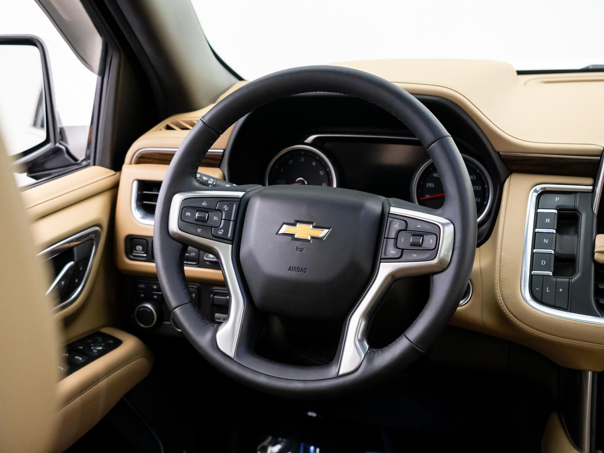 Used 2021 Chevrolet Suburban Premier w/ Premium Package AWD/4WD image 10