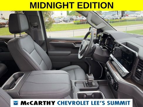 Used 2026 Chevrolet Silverado 1500 LT Trail Boss w/ LT Trail Boss Premium Package AWD/4WD image 37