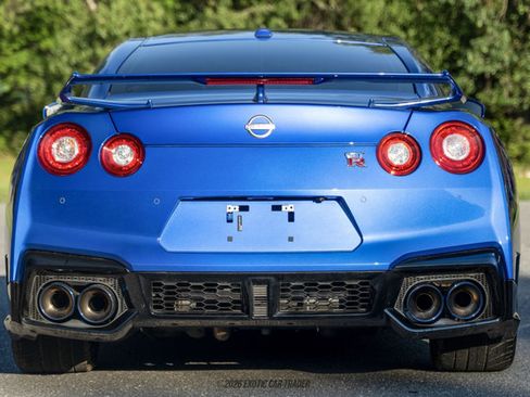 Used 2024 Nissan GT-R AWD/4WD image 5