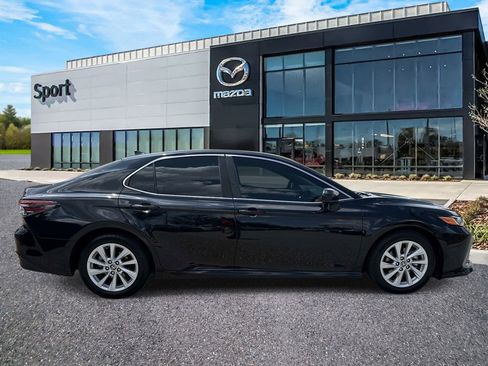 Used 2022 Toyota Camry LE FWD image 2