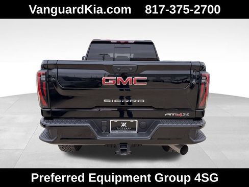 Used 2025 GMC Sierra 2500 AT4X image 3