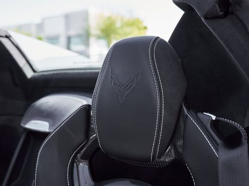 Used 2024 Chevrolet Corvette Stingray Premium Conv w/ Z51 Performance Package image 45