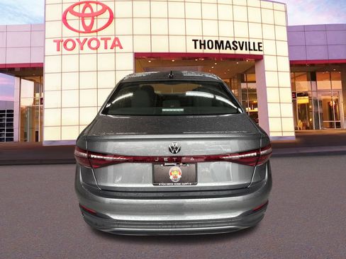 Used 2025 Volkswagen Jetta Sport image 6