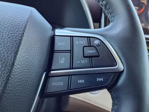 Used 2020 Toyota Highlander Limited image 30