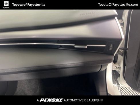 Used 2022 Toyota Avalon XSE FWD image 15