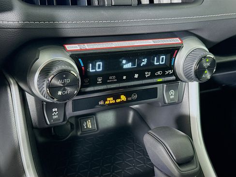 Used 2025 Toyota RAV4 XLE w/ Convenience Package image 23