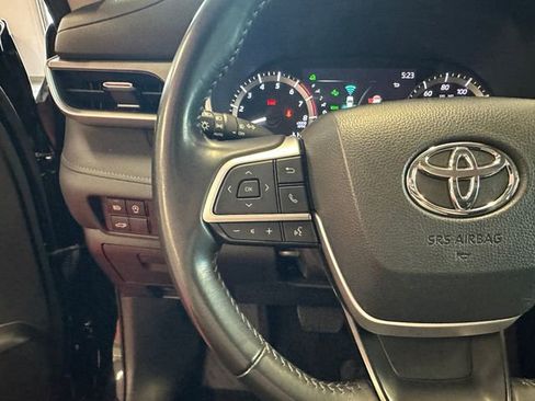 Certified 2024 Toyota Highlander XLE AWD/4WD image 20