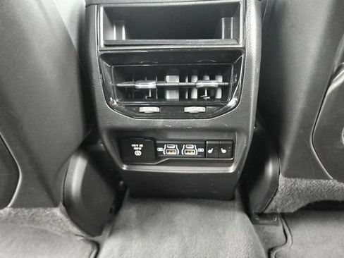 Used 2023 Jeep Grand Cherokee Overland AWD/4WD image 24