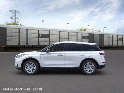 New 2025 Lincoln Corsair Premiere image 3