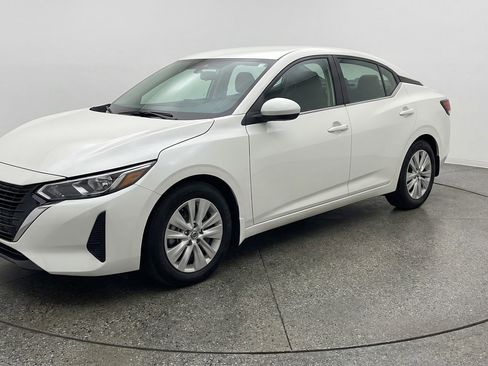 Used 2025 Nissan Sentra S FWD image 3