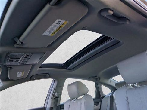 Used 2018 Honda Accord Touring image 21