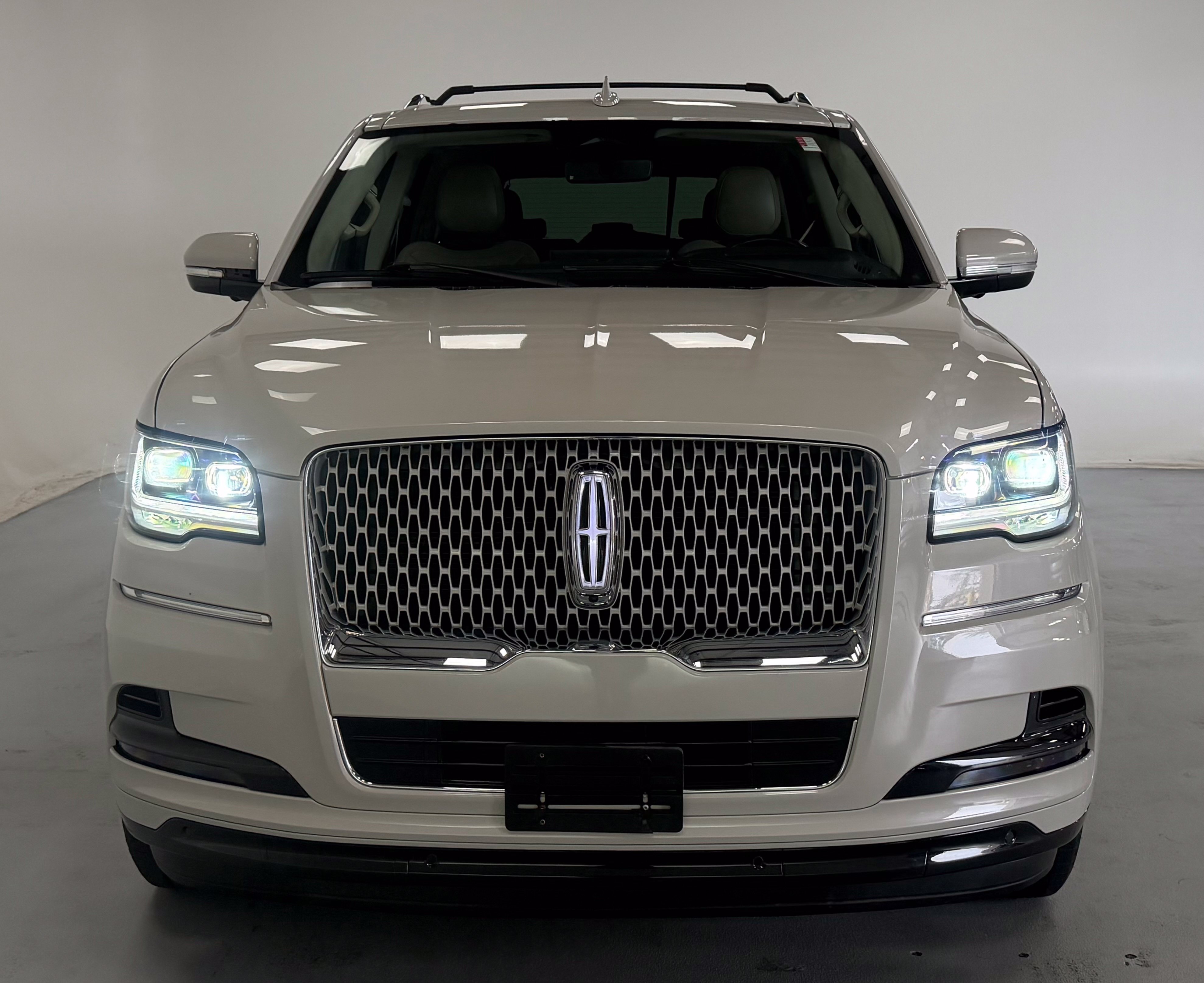 Used 2023 Lincoln Navigator Reserve AWD/4WD image 7