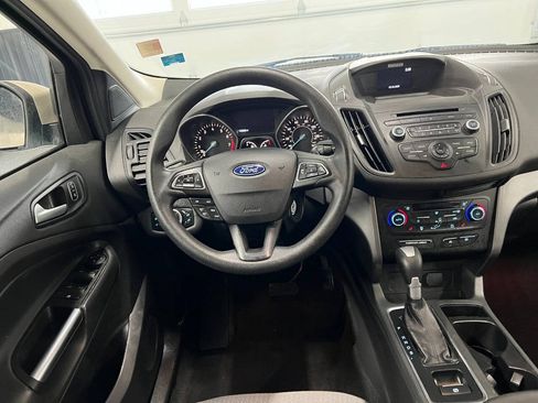 Used 2017 Ford Escape SE w/ SE Cold Weather Package FWD image 8