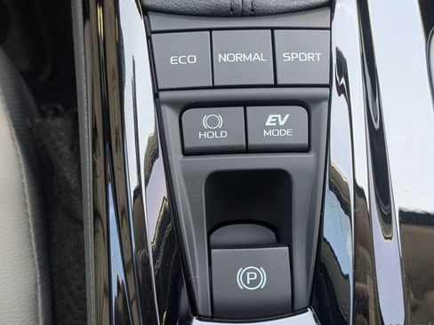 Used 2026 Toyota Camry XLE FWD image 24