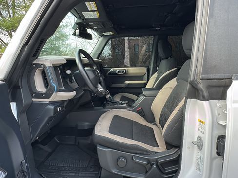 Used 2022 Ford Bronco Wildtrak AWD/4WD image 12