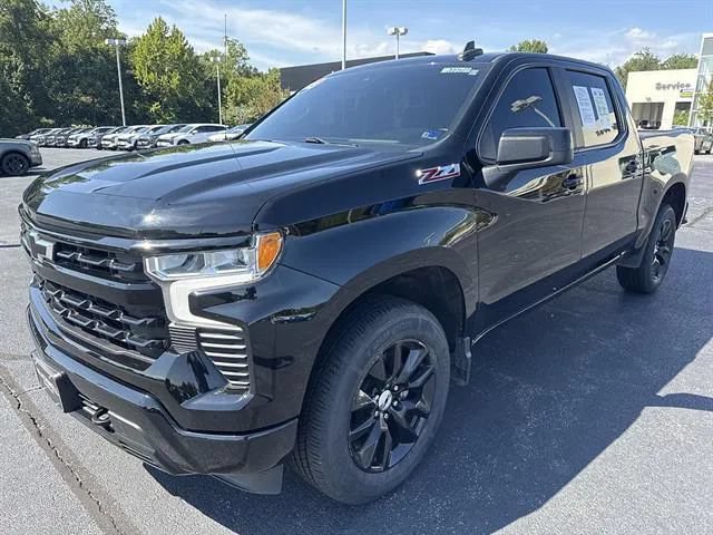 Used 2023 Chevrolet Silverado 1500 RST w/ Z71 Off-Road Package AWD/4WD image 4