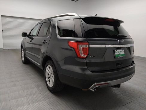 Used 2016 Ford Explorer XLT w/ Equipment Group 202A image 5