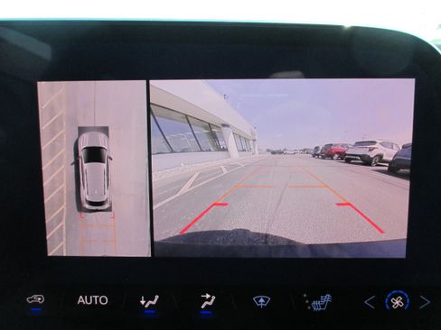 Used 2025 Chevrolet Equinox EV LT w/ Comfort Package AWD/4WD image 18