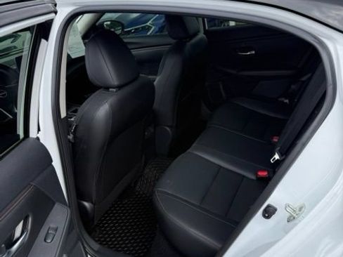 Used 2025 Nissan Sentra SR w/ SR Premium Package FWD image 8