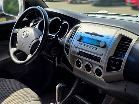 Used 2006 Toyota Tacoma 4x4 Access Cab V6 image 25