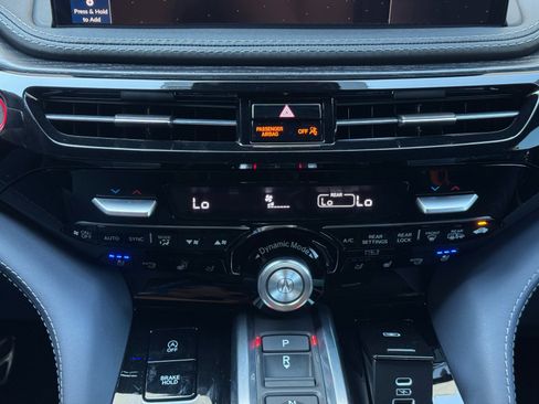 Used 2025 Acura MDX Type S AWD/4WD image 32