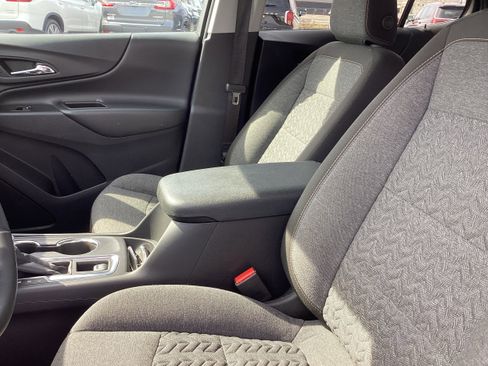 Used 2024 Chevrolet Equinox LT AWD/4WD image 12